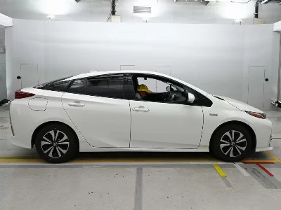 TOYOTA PRIUS PHV