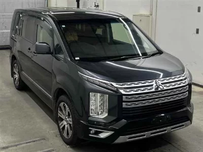 MITSUBISHI DELICA D:5