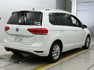 VOLKSWAGEN GOLF TOURAN