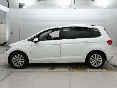 VOLKSWAGEN GOLF TOURAN