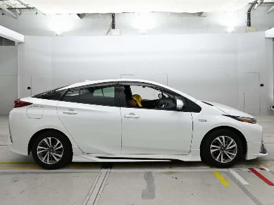 TOYOTA PRIUS PHV