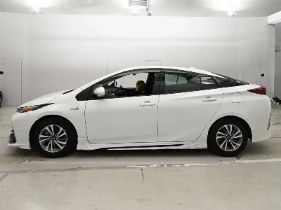TOYOTA PRIUS PHV
