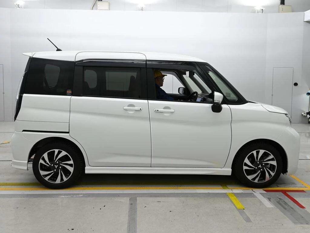 Mitsubishi Delica D:2  с аукциона в Японии