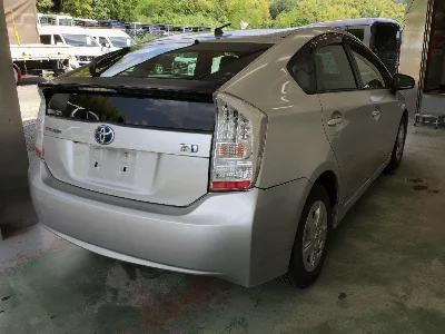 TOYOTA PRIUS
