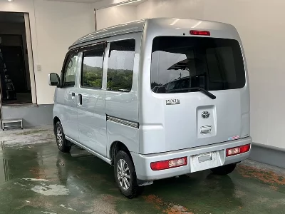 TOYOTA PIXIS VAN