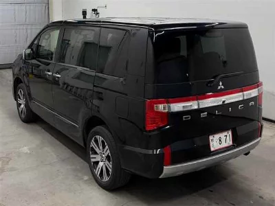 MITSUBISHI DELICA D:5