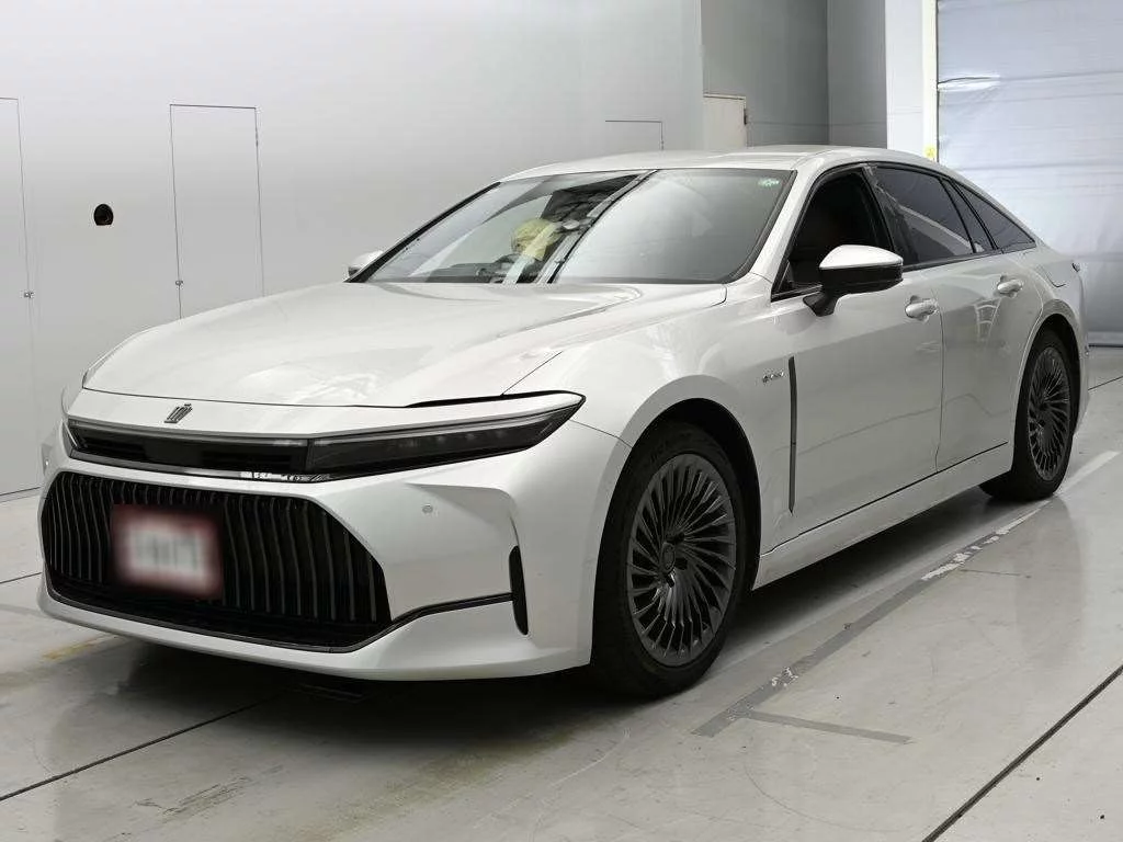 Toyota Crown  с аукциона в Японии