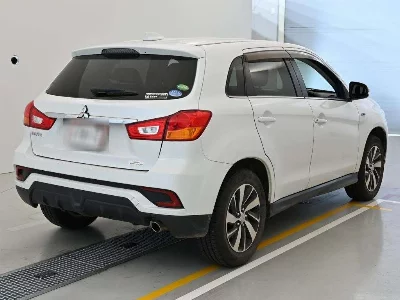 MITSUBISHI RVR
