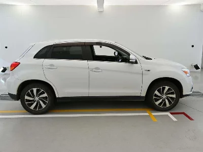 MITSUBISHI RVR