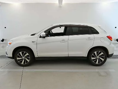 MITSUBISHI RVR