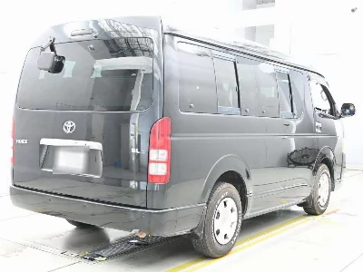 TOYOTA HIACE WAGON
