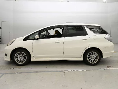 HONDA FIT SHUTTLE HYBRID