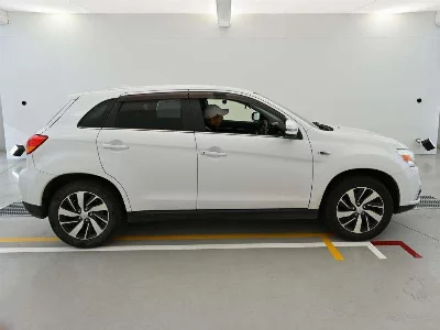 MITSUBISHI RVR