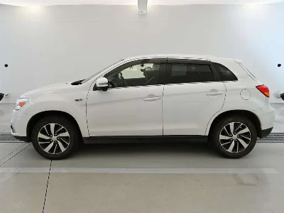 MITSUBISHI RVR