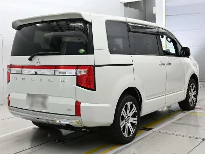 MITSUBISHI DELICA D:5