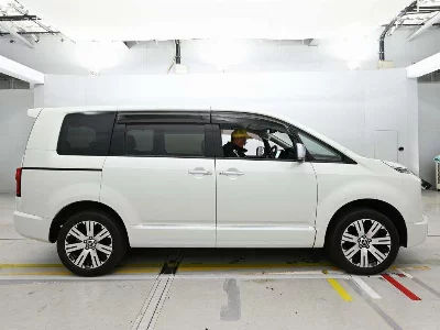MITSUBISHI DELICA D:5