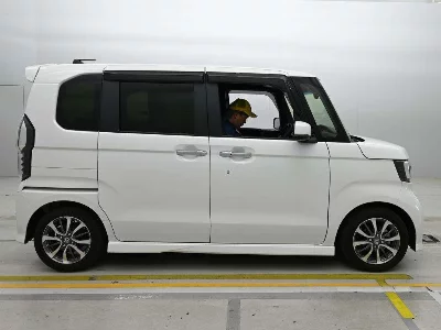 HONDA N BOX CUSTOM