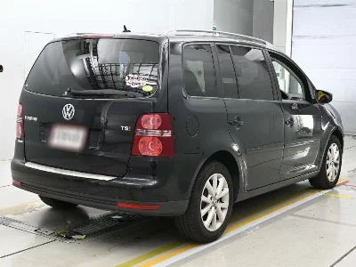 VOLKSWAGEN GOLF TOURAN