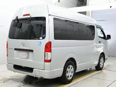 TOYOTA REGIUS VAN