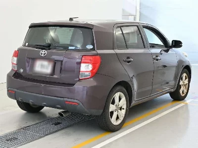 TOYOTA IST