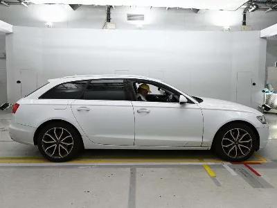 AUDI A6 AVANTE