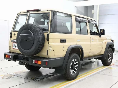 TOYOTA LAND CRUISER 70