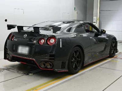 NISSAN GT-R