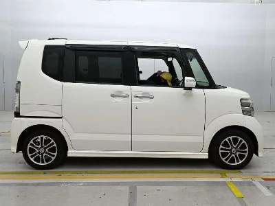 HONDA N BOX CUSTOM