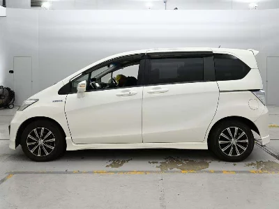 HONDA FREED HYBRID