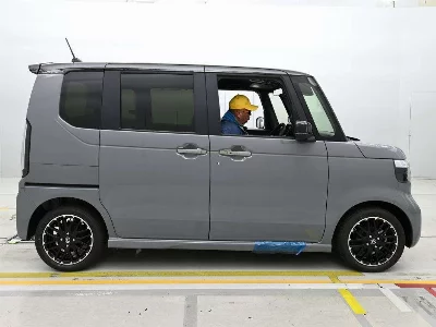HONDA N BOX CUSTOM