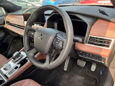 MITSUBISHI OUTLANDER PHEV