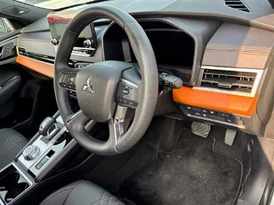 MITSUBISHI OUTLANDER PHEV