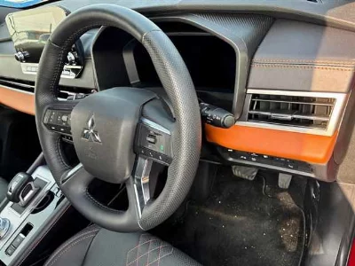 MITSUBISHI OUTLANDER PHEV