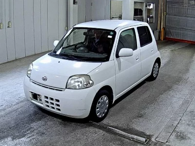 Daihatsu Esse