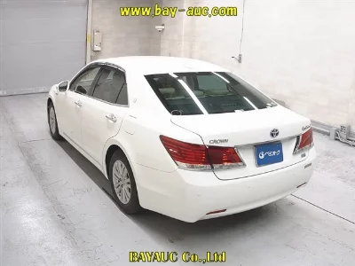 Toyota CROWN HYBRID