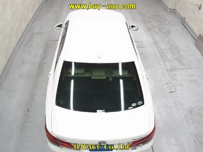 Toyota CROWN HYBRID