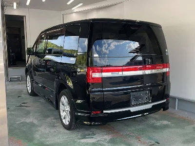 Mitsubishi DELICA D5