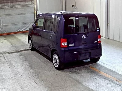 TOYOTA PIXIS SPACE