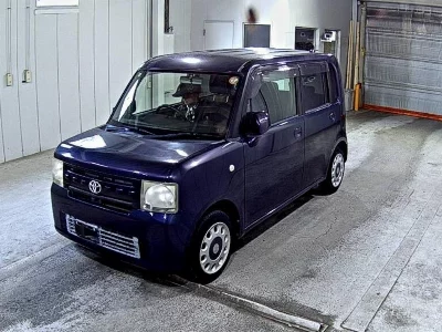 TOYOTA PIXIS SPACE