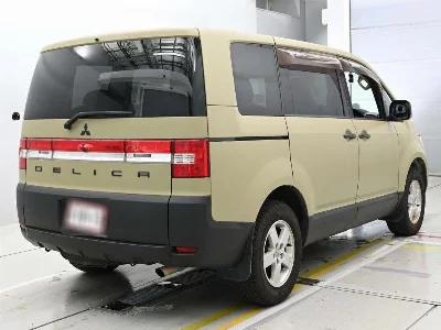 Mitsubishi DELICA D5