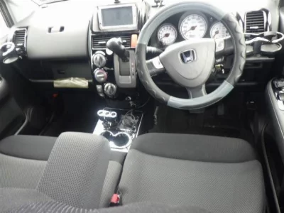 Honda Mobilio Spike