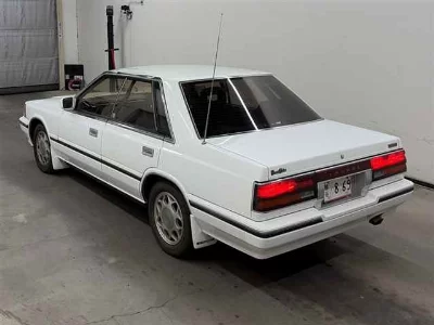 Nissan LAUREL