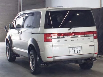 Mitsubishi DELICA D5