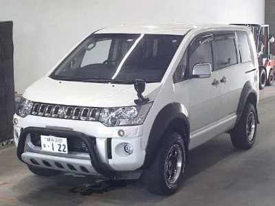 Mitsubishi Delica D:5