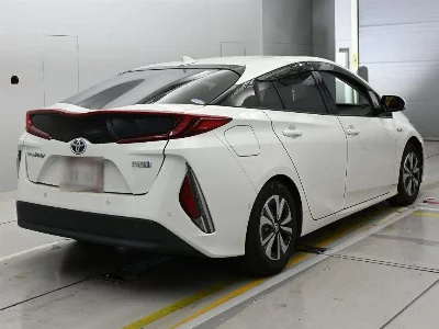Toyota Prius PHV