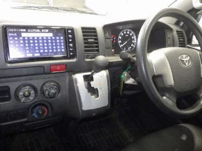 TOYOTA HIACE VAN