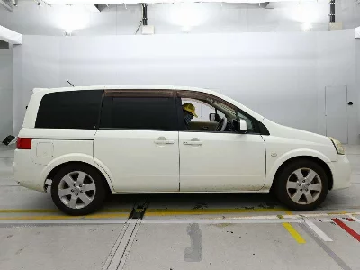 Nissan LAFESTA