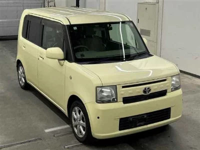 TOYOTA PIXIS SPACE