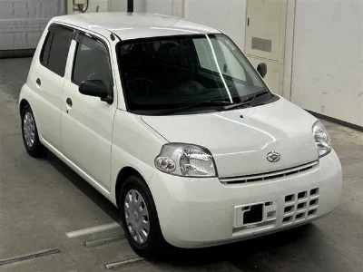 Daihatsu Esse
