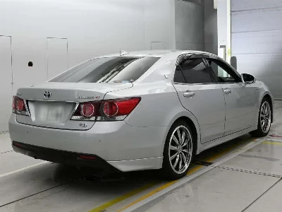 Toyota CROWN HYBRID